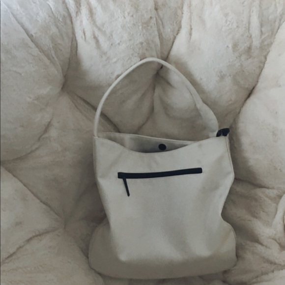 EUC Matt & Nat white leather purse - Picture 4 of 6